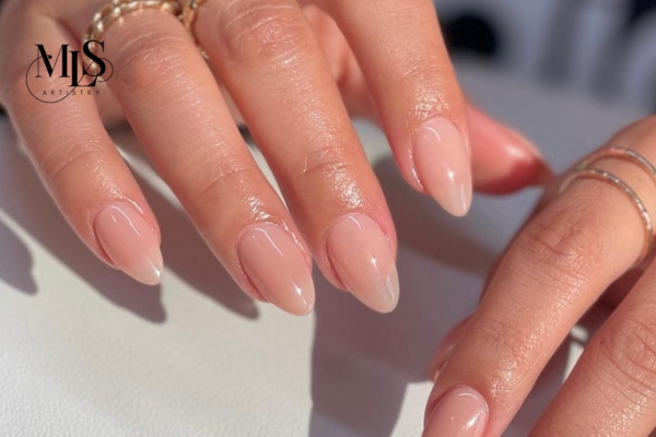 The Best Styles for Slim, Wide, or Petite Hands