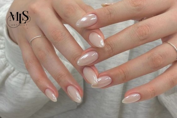 The Best Styles for Slim, Wide, or Petite Hands