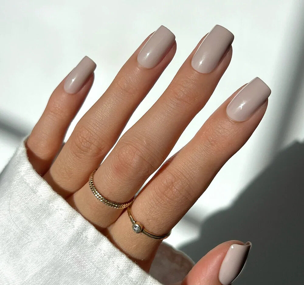 Square-Nails-–-Bold_-Clean-_-Statement-Making